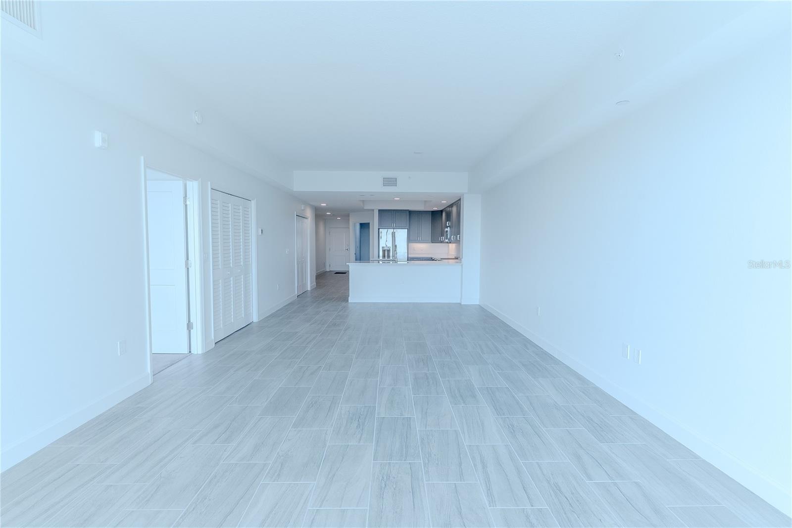 DOLPHIN HARBOUR CONDO - Residential