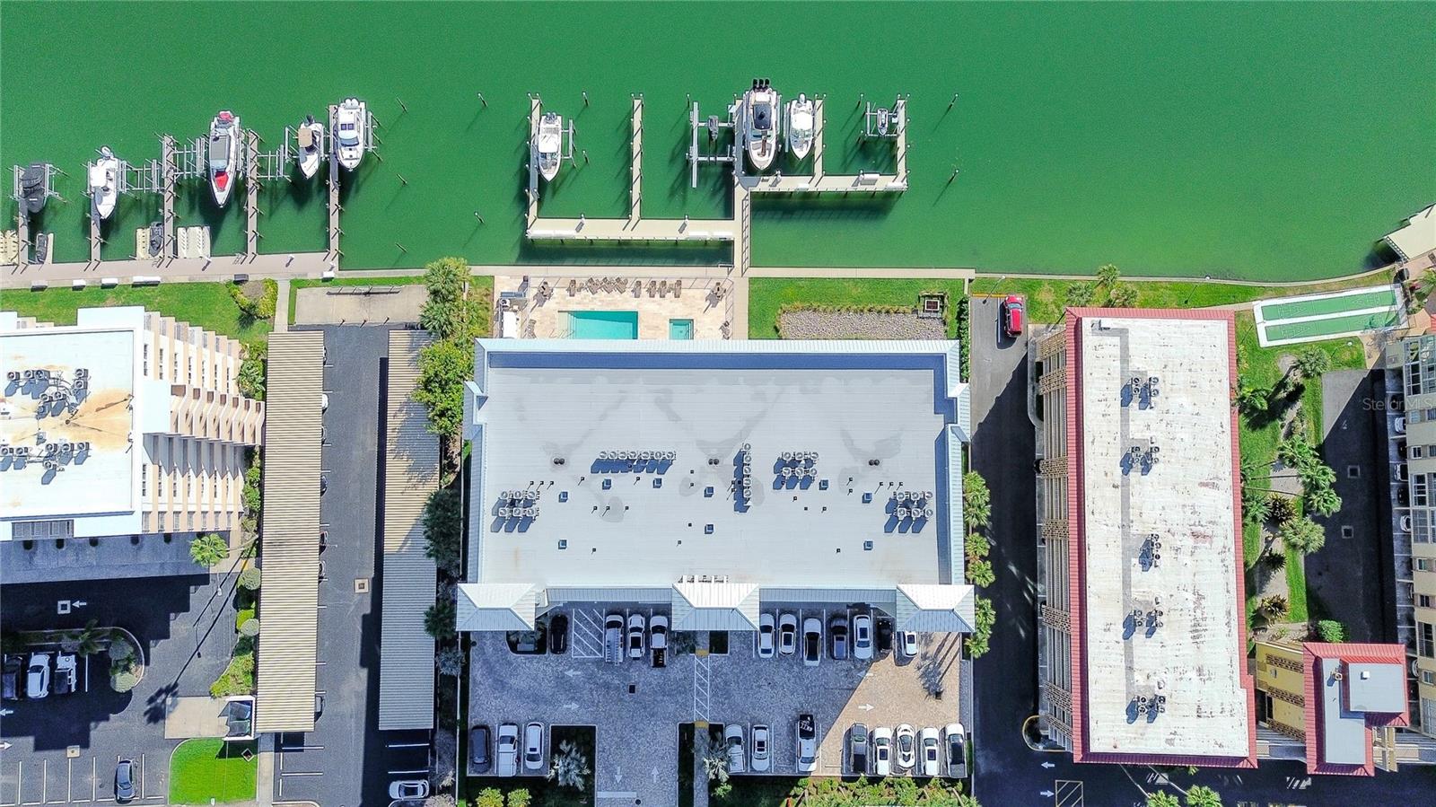 DOLPHIN HARBOUR CONDO - Residential