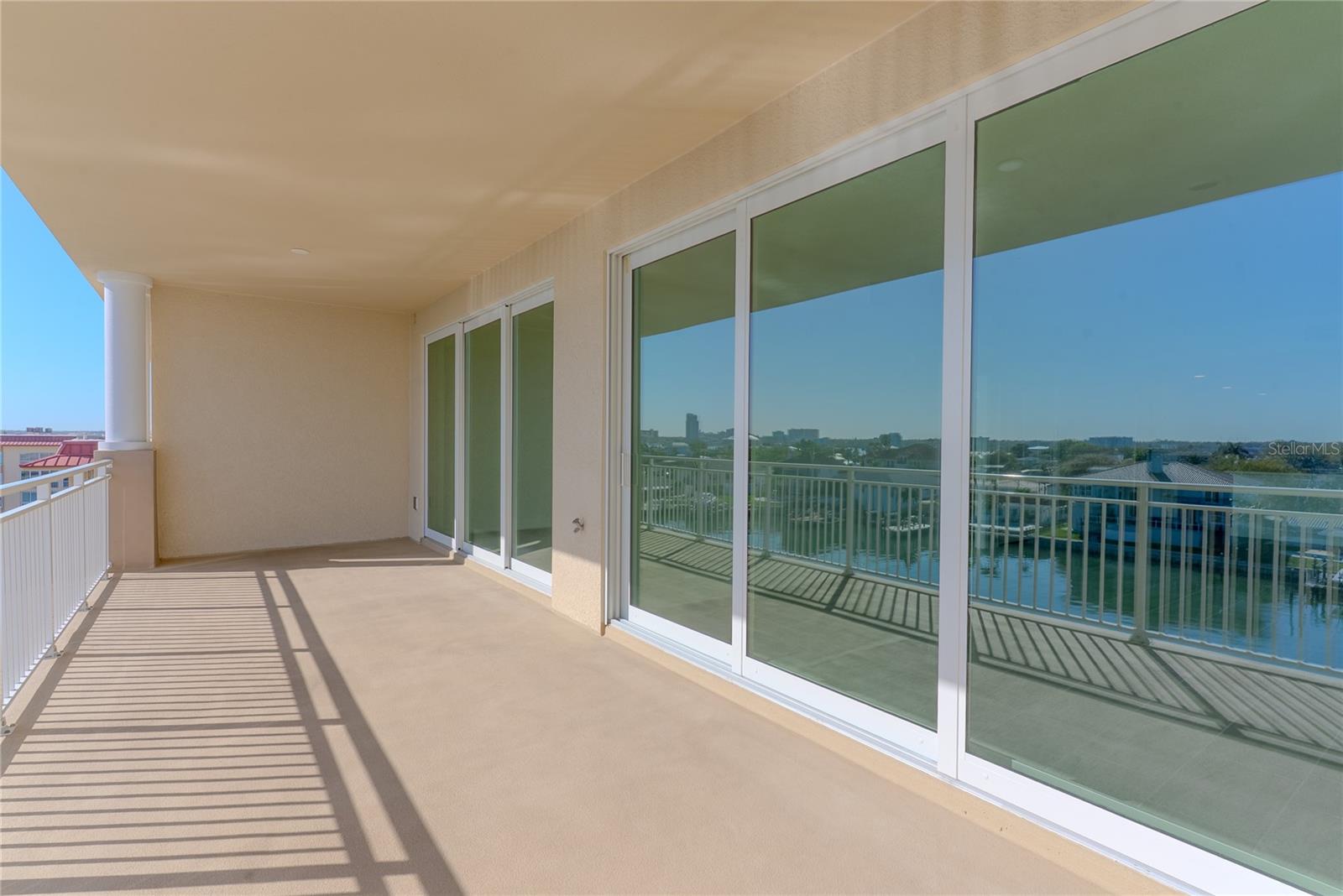 DOLPHIN HARBOUR CONDO - Residential