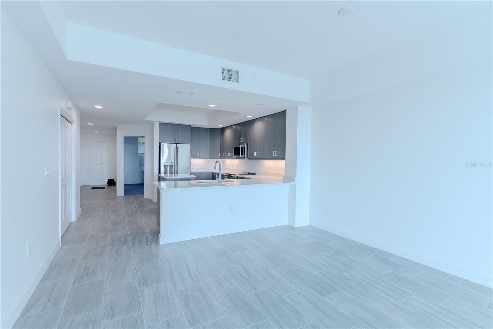 DOLPHIN HARBOUR CONDO - Residential