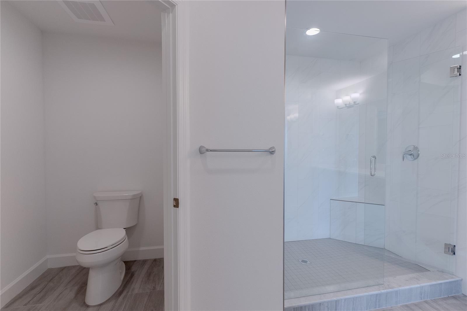 DOLPHIN HARBOUR CONDO - Residential