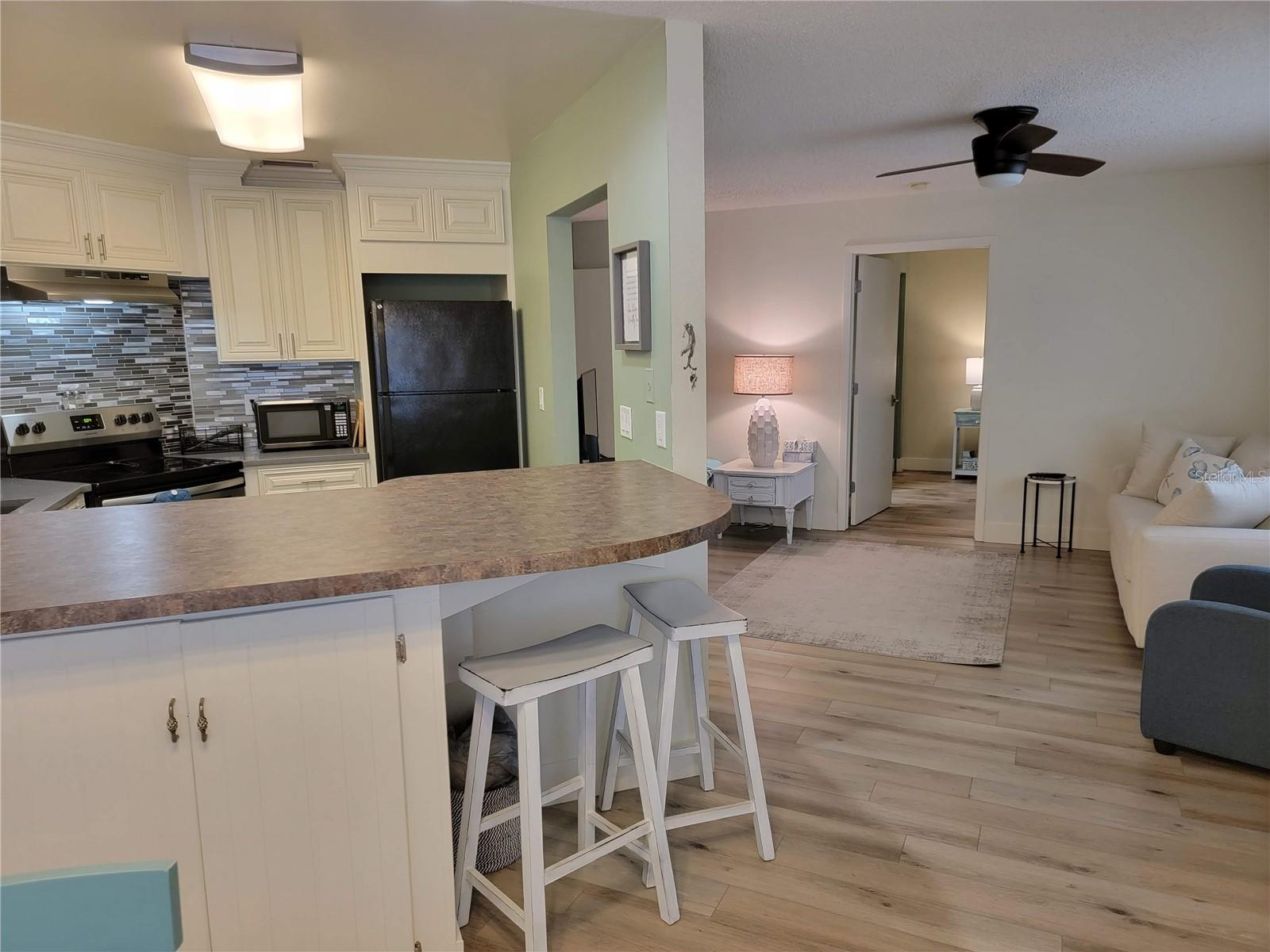 WANDER RESIDENCES OF TIERRA VERDE - Residential Lease