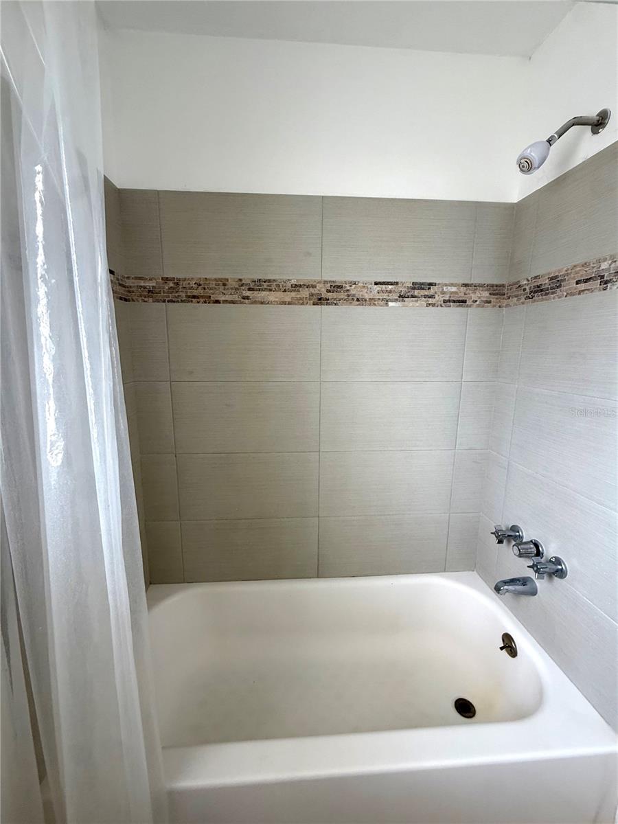 ROSEWOOD GARDENS A CONDONMINIU - Residential