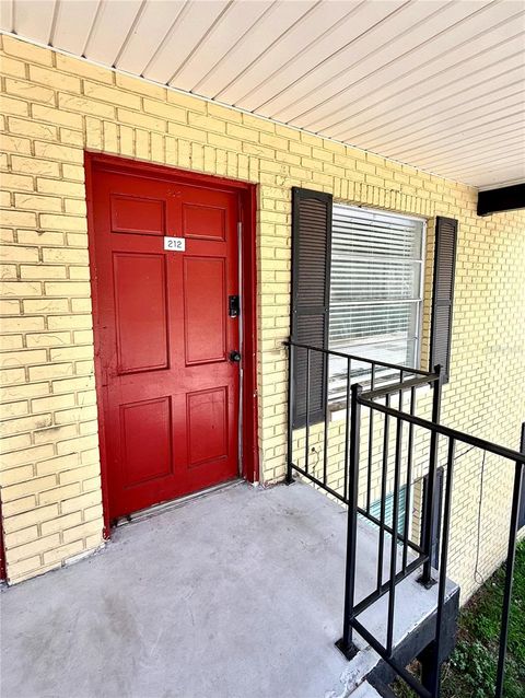 2800 E 113TH AVENUE B4 TAMPA FL 33612