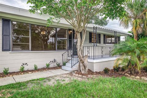 A home in LAKELAND