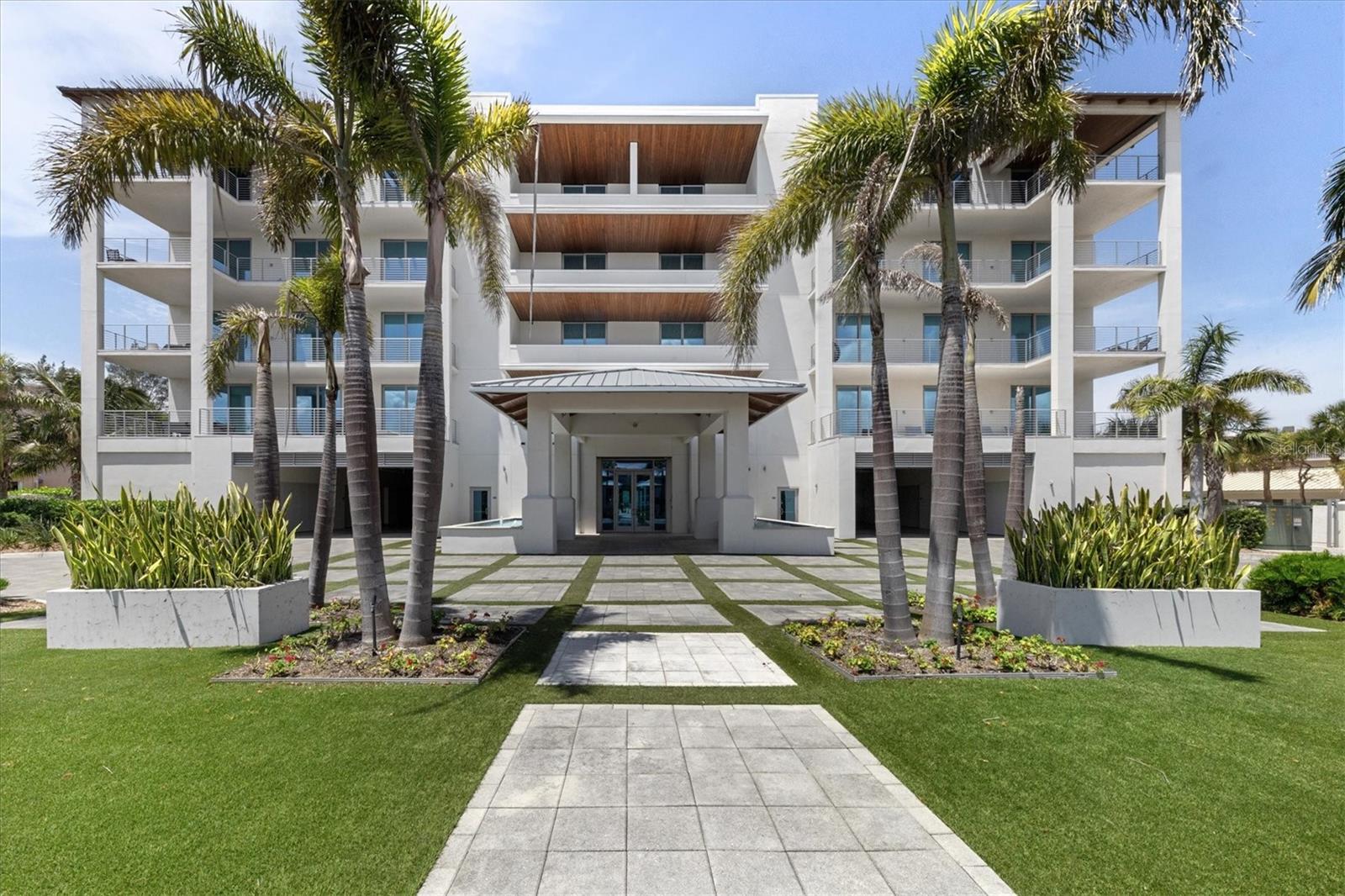 INFINITY ON LONGBOAT KEY - Residential