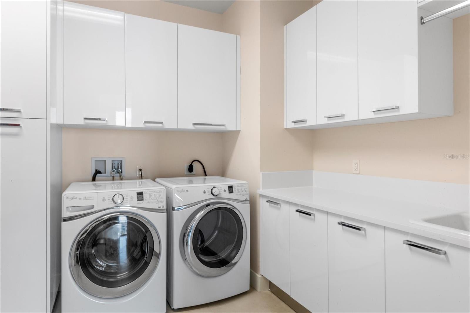 INFINITY ON LONGBOAT KEY - Residential