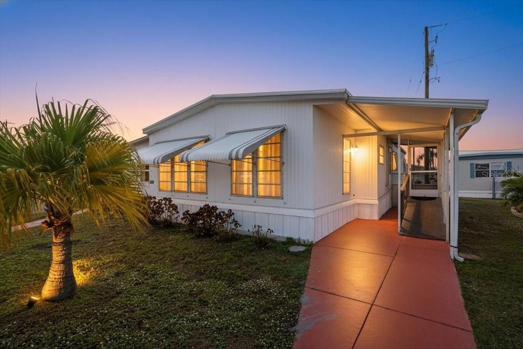 Photo of 3301 Evelyn Drive, Ellenton, FL 34222 (MLS # A4675622)