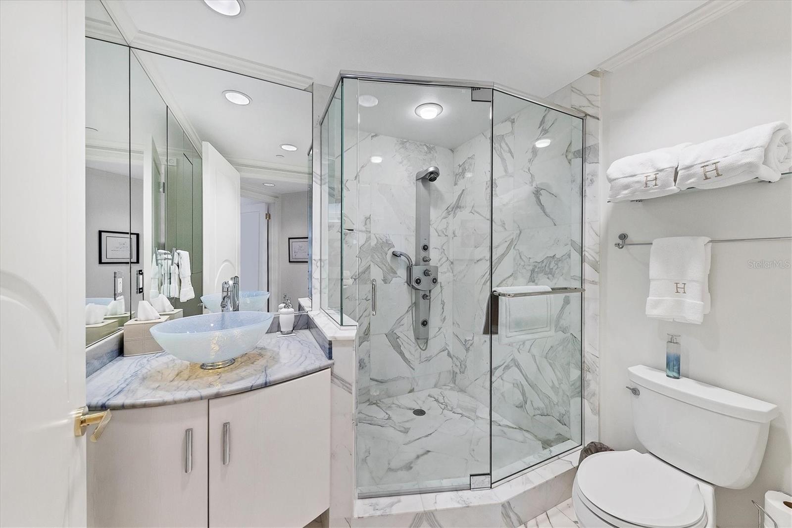 VISTA BAY POINT - Residential