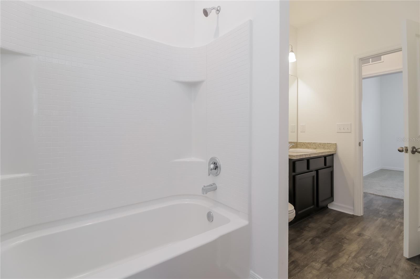 HIDDEN LAKE PRESERVE - Residential Lease