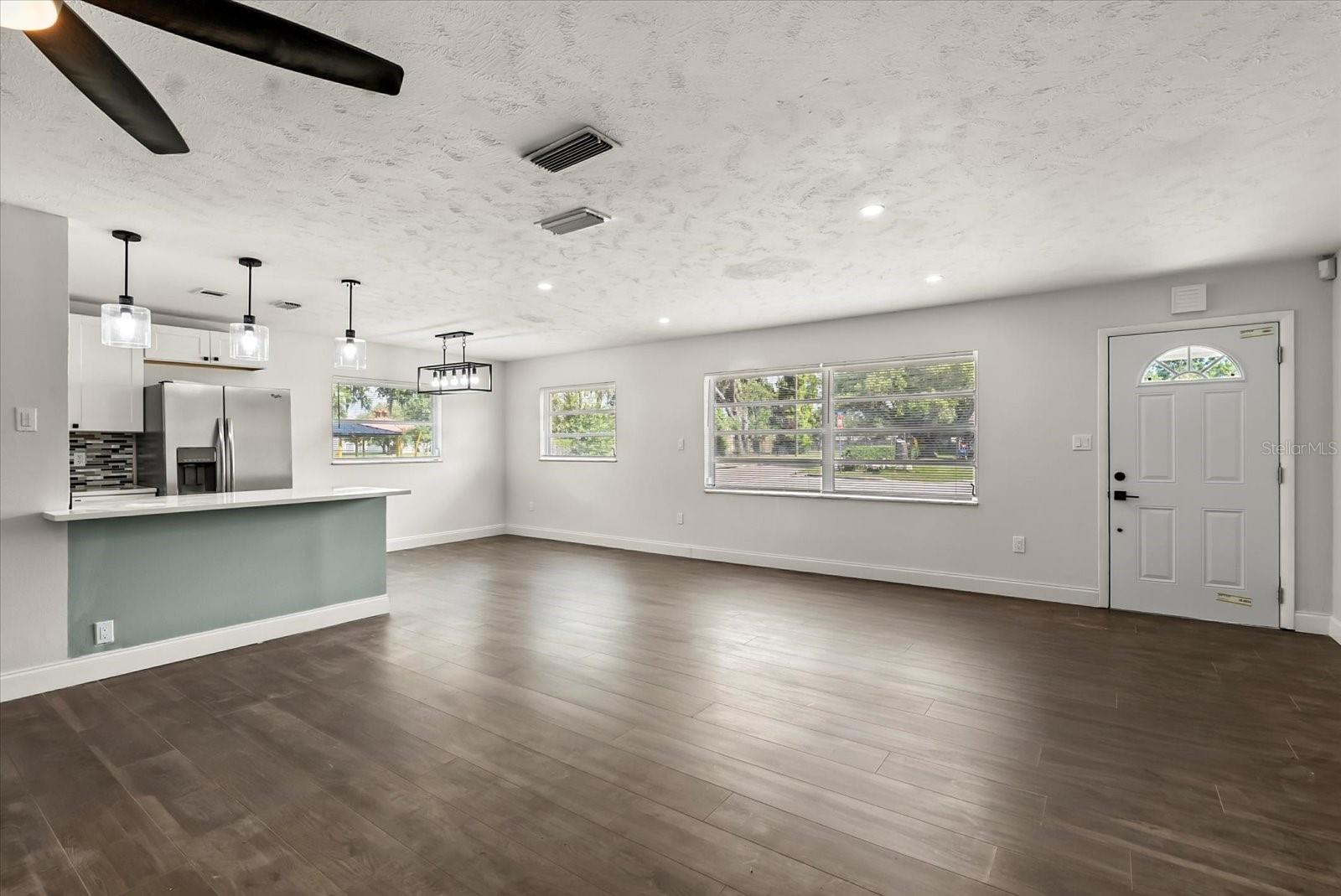 500 VEREEN DRIVE