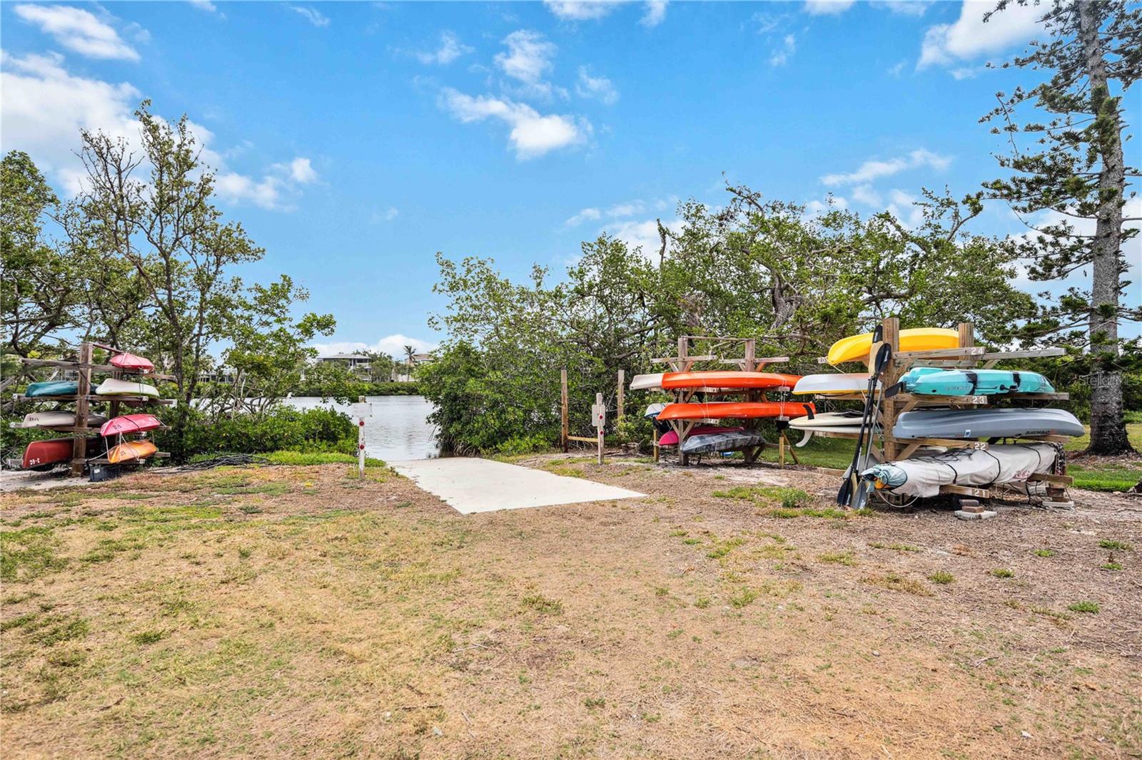 LONGBOAT ARMS - Residential