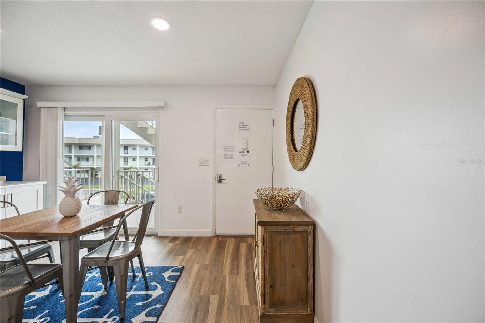 LONGBOAT ARMS - Residential