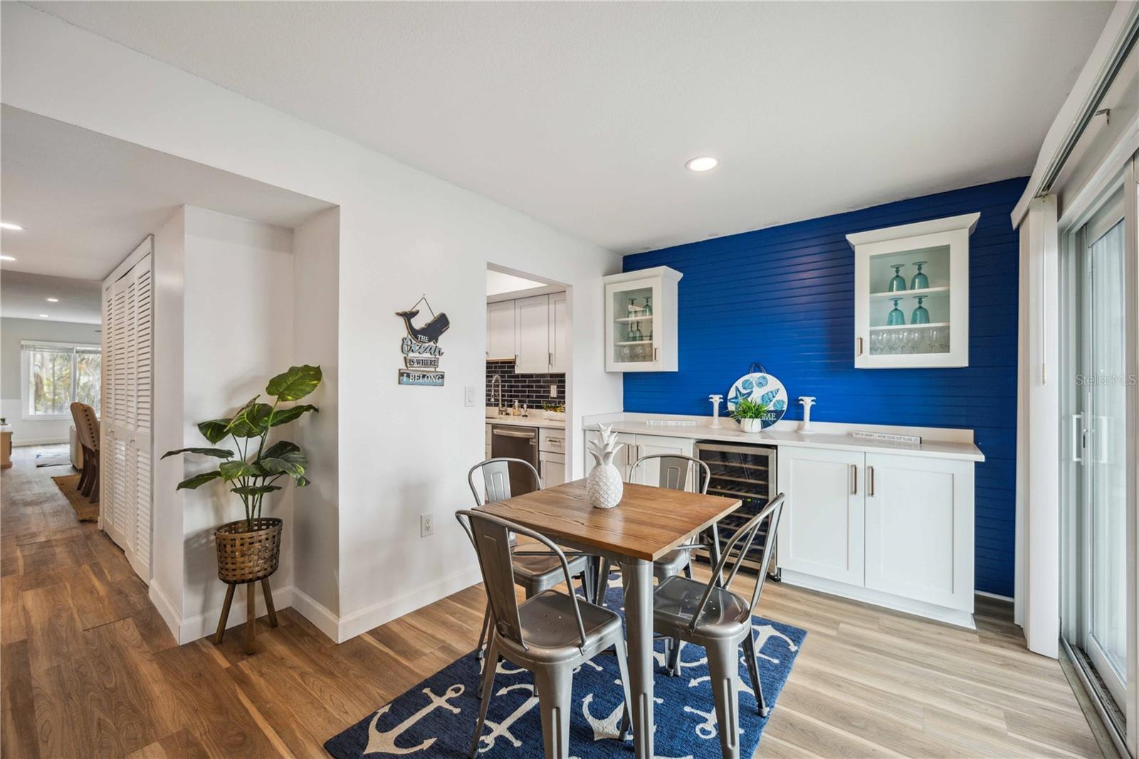 LONGBOAT ARMS - Residential