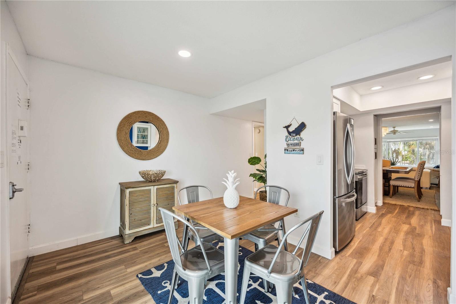 LONGBOAT ARMS - Residential