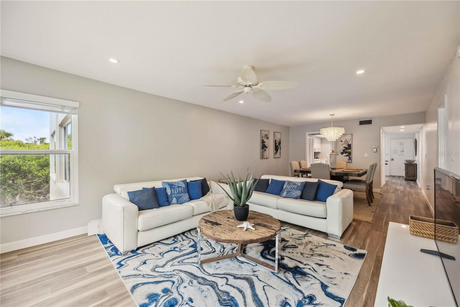 LONGBOAT ARMS - Residential