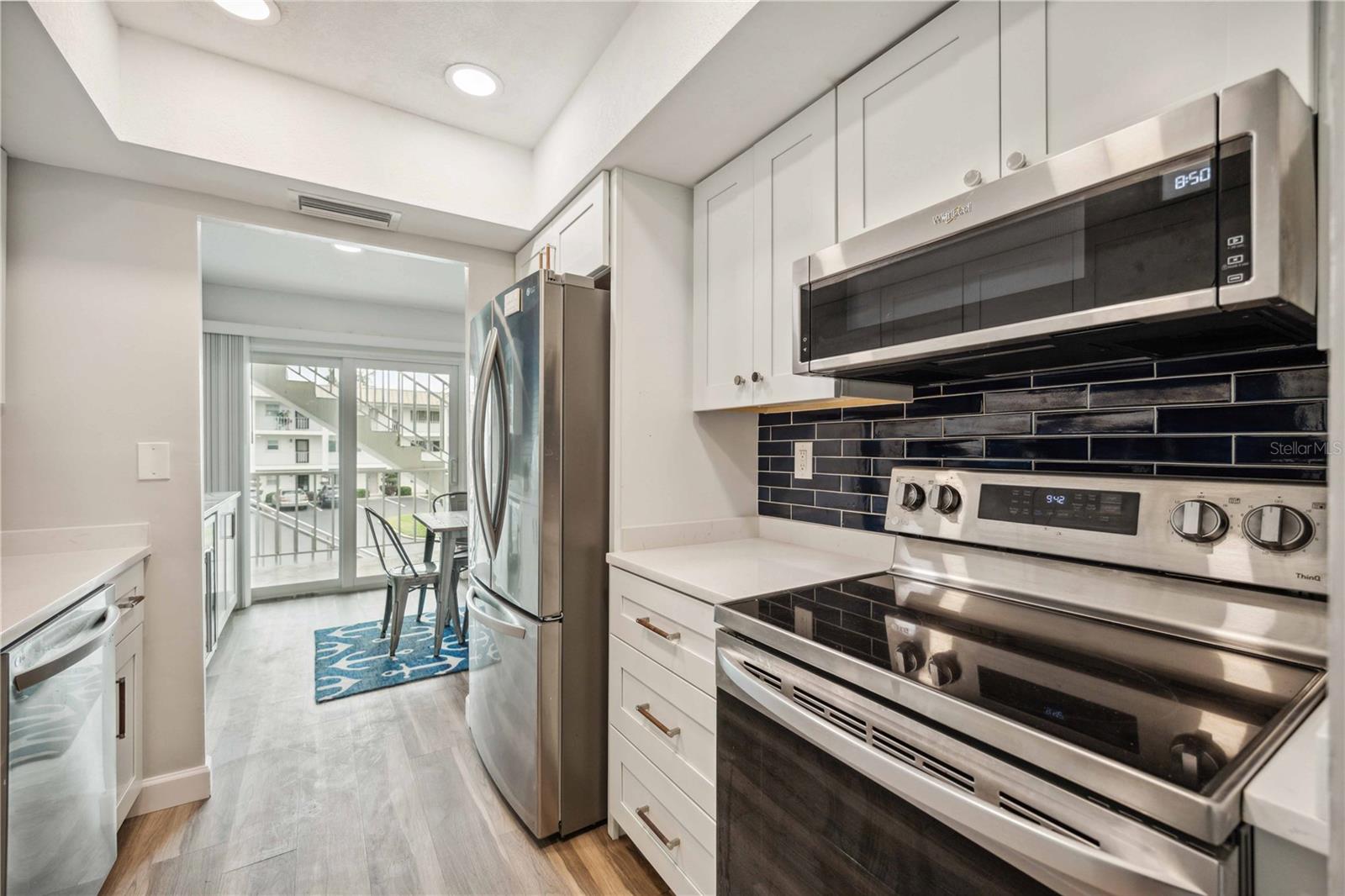 LONGBOAT ARMS - Residential