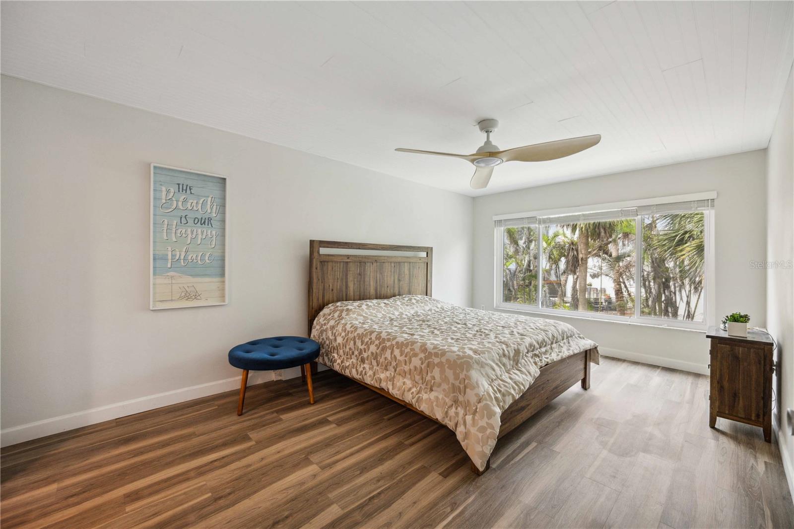 LONGBOAT ARMS - Residential