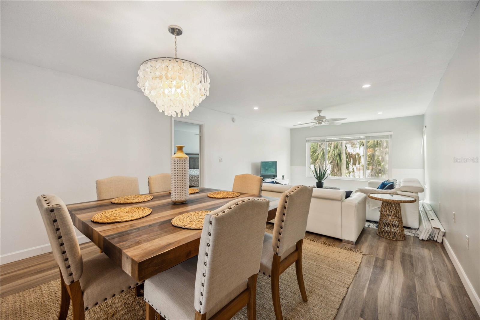 LONGBOAT ARMS - Residential