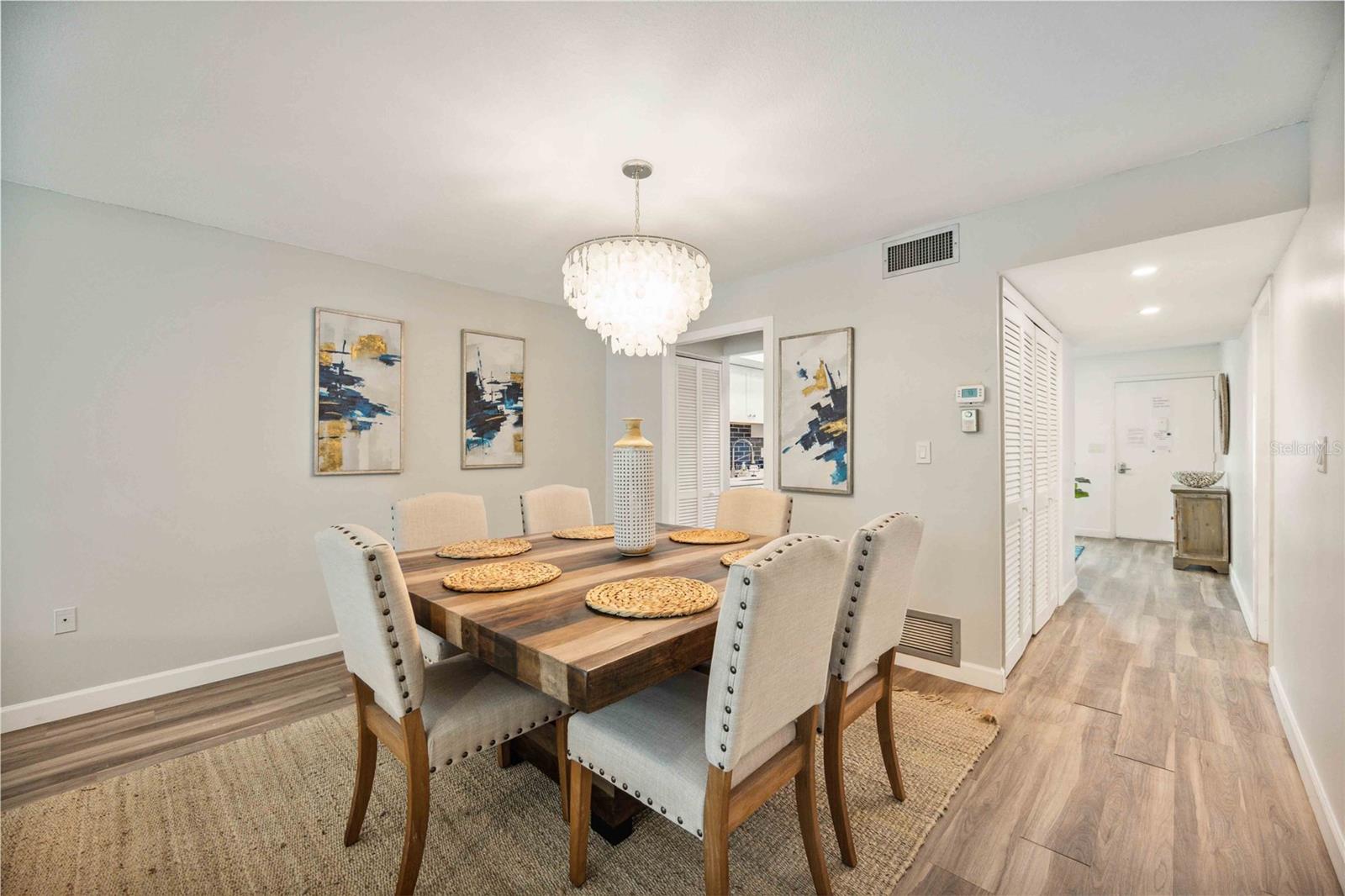 LONGBOAT ARMS - Residential