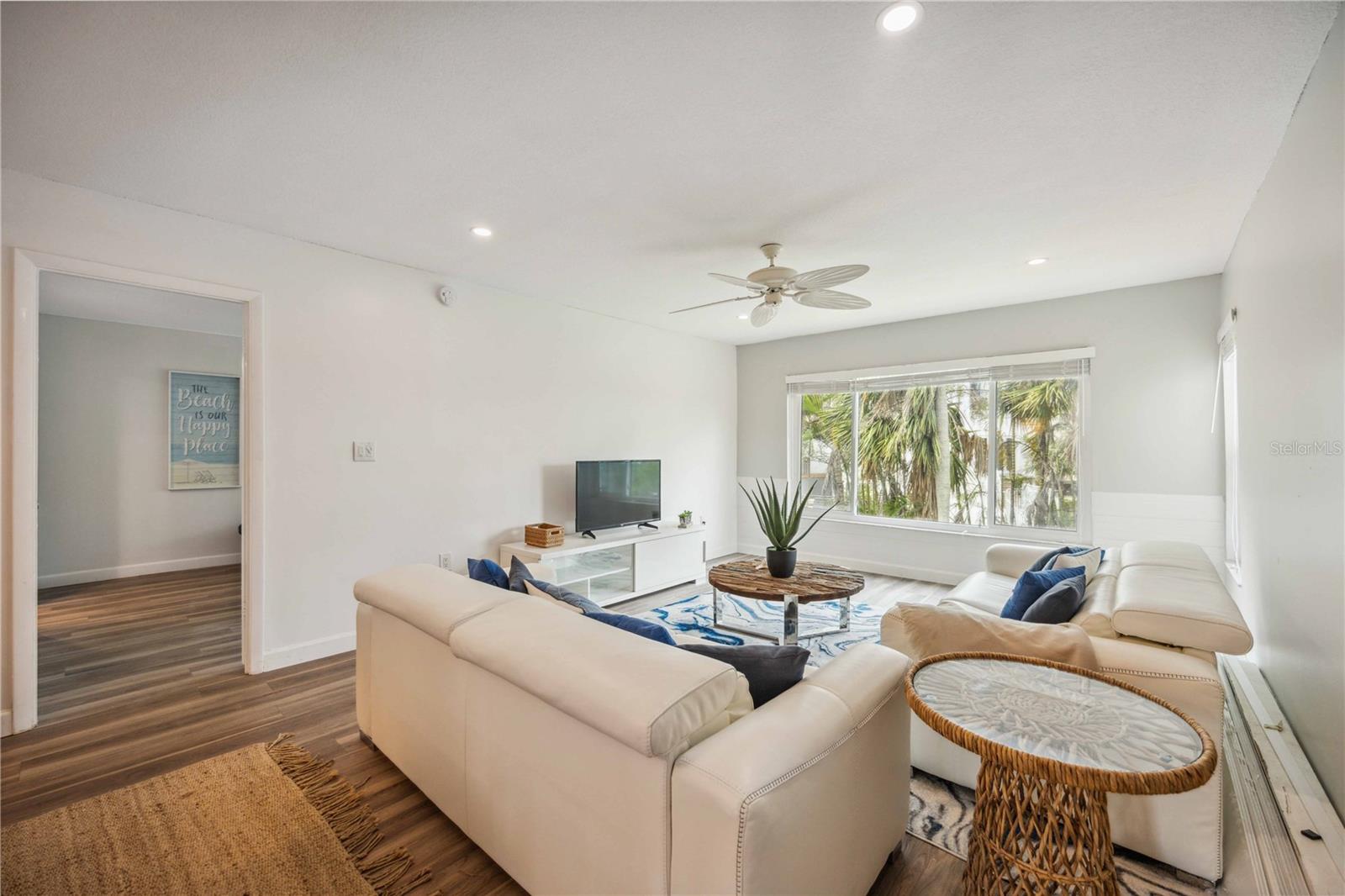 LONGBOAT ARMS - Residential