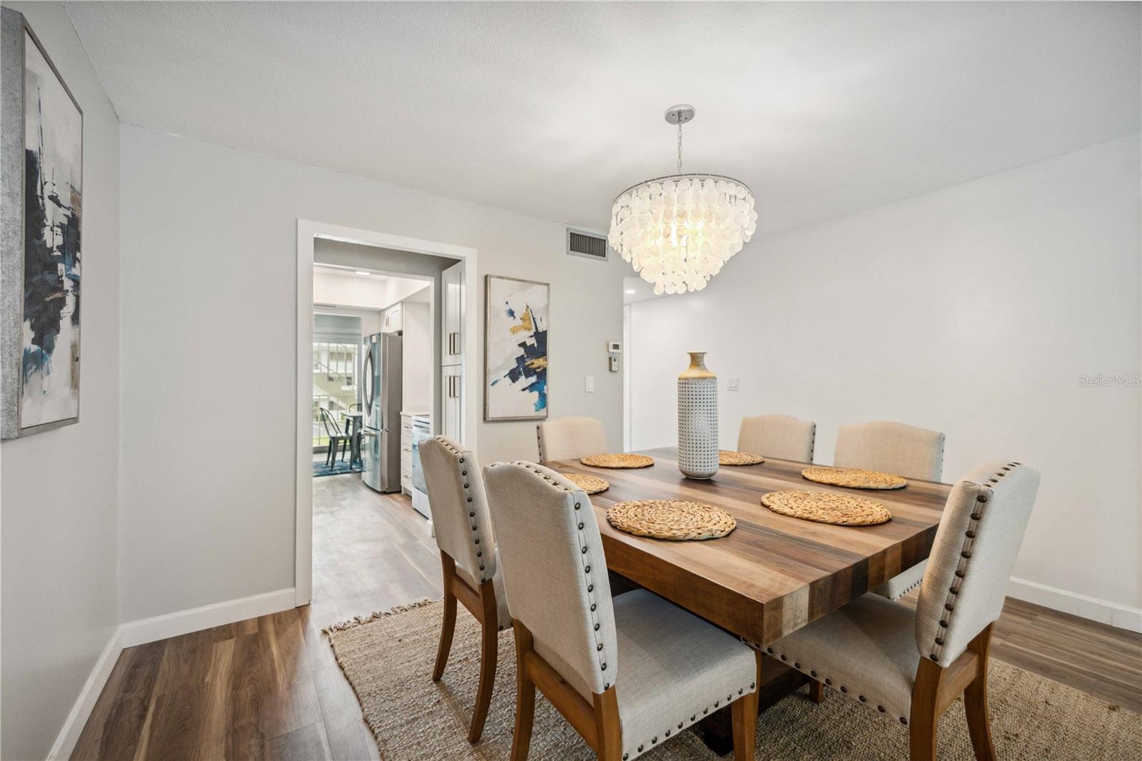 LONGBOAT ARMS - Residential