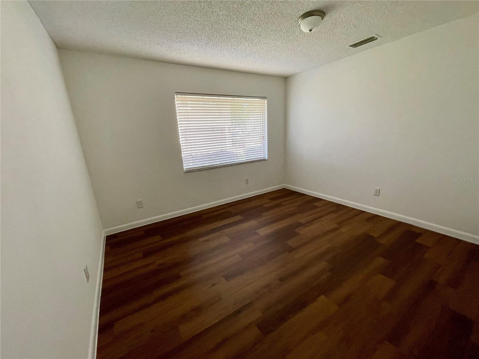 DICKSON SHORES - Residential