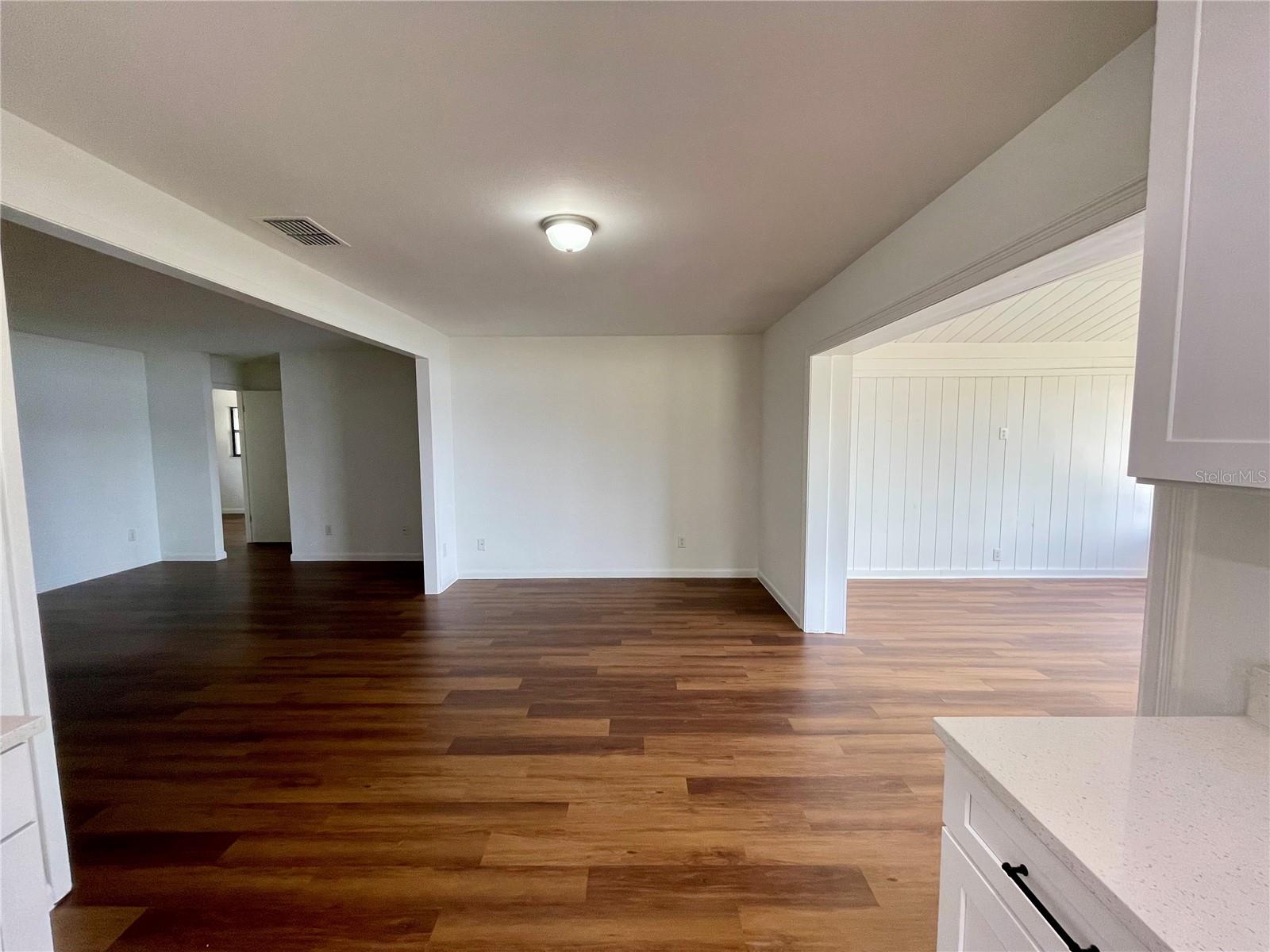 DICKSON SHORES - Residential