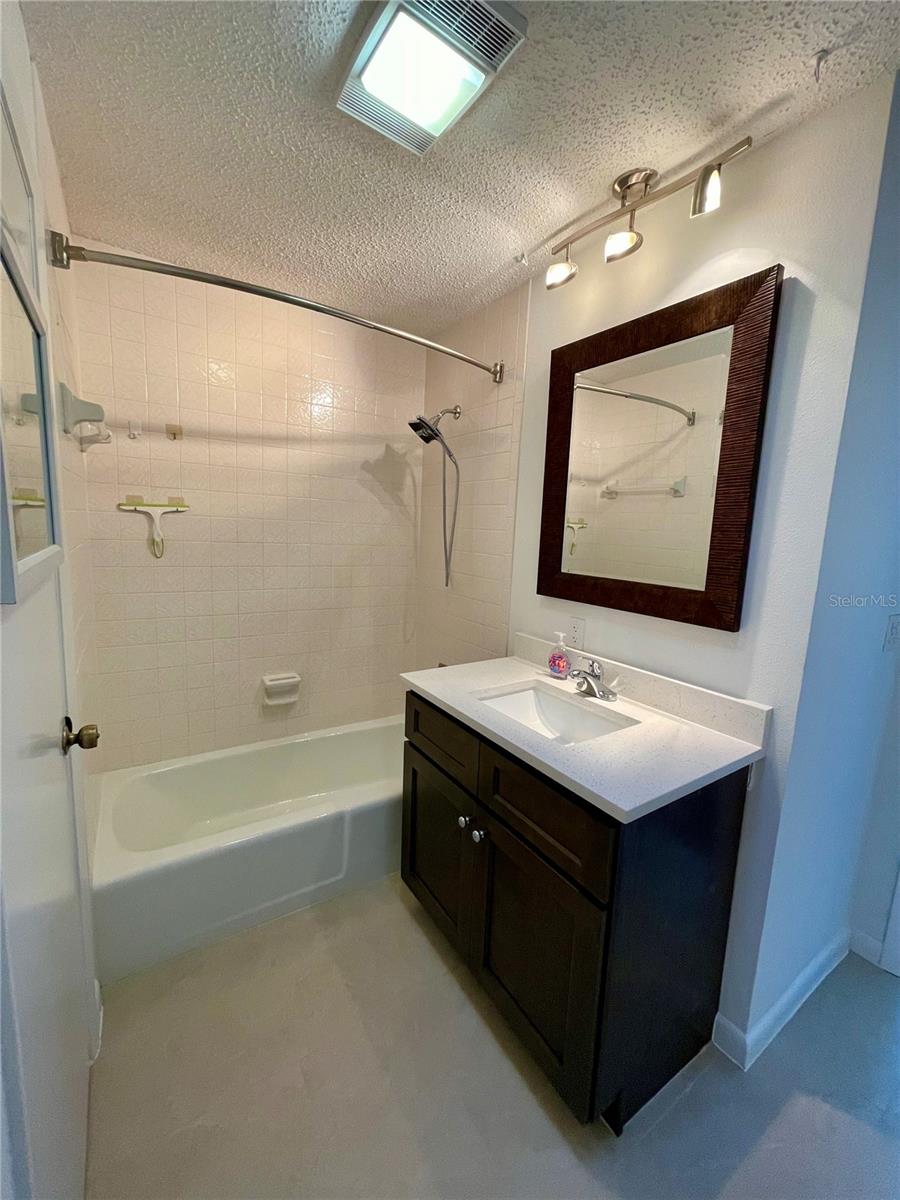 DICKSON SHORES - Residential