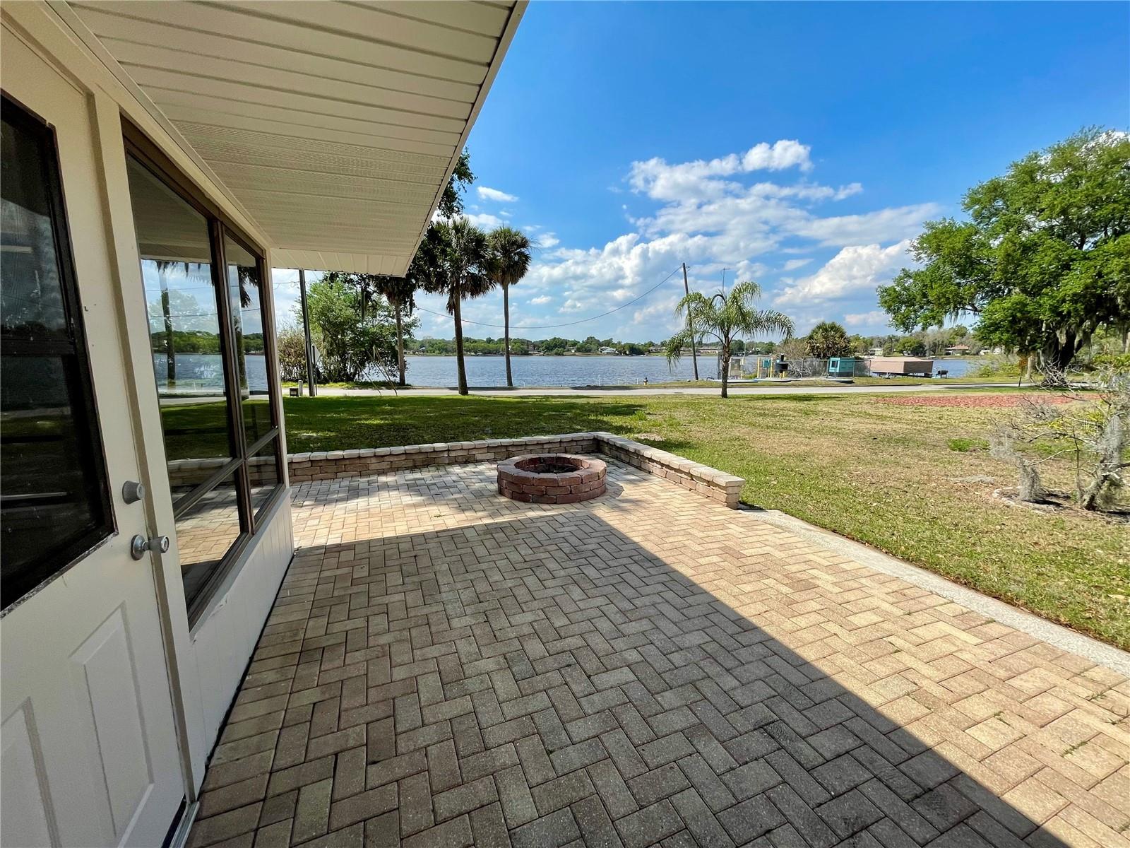 DICKSON SHORES - Residential