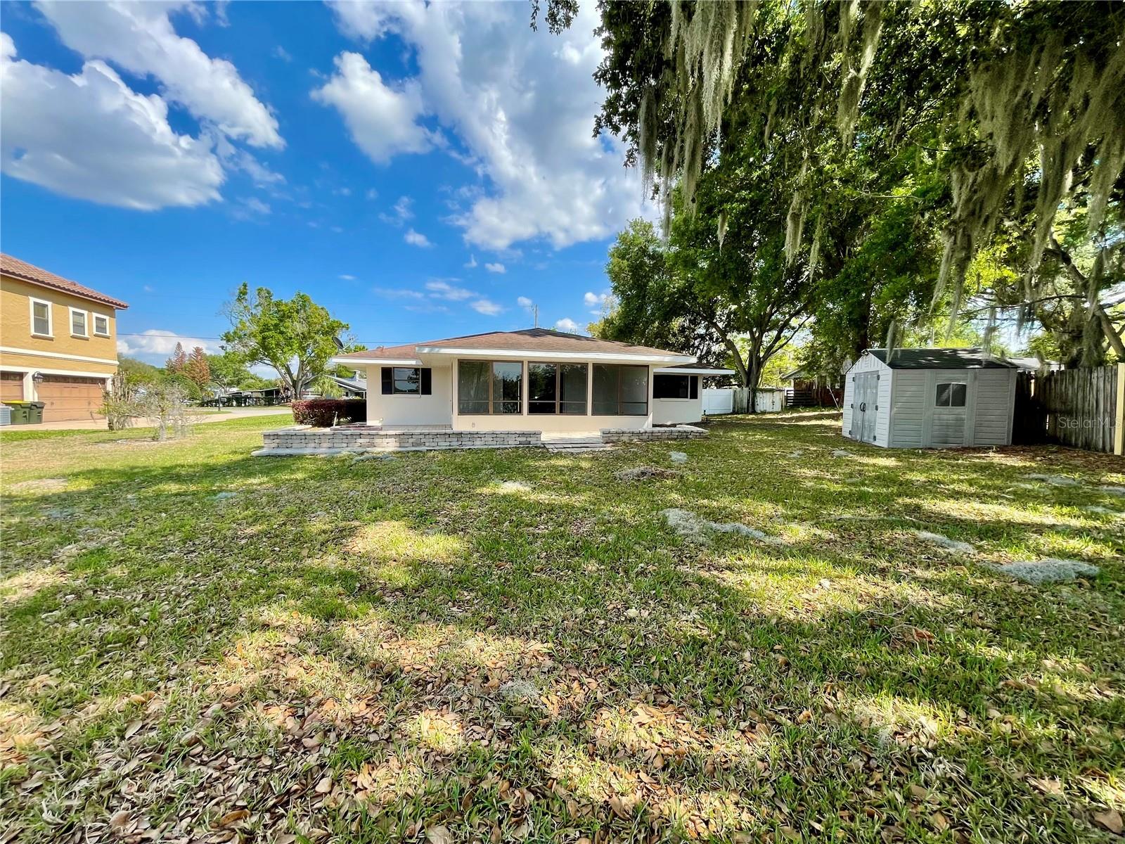 DICKSON SHORES - Residential