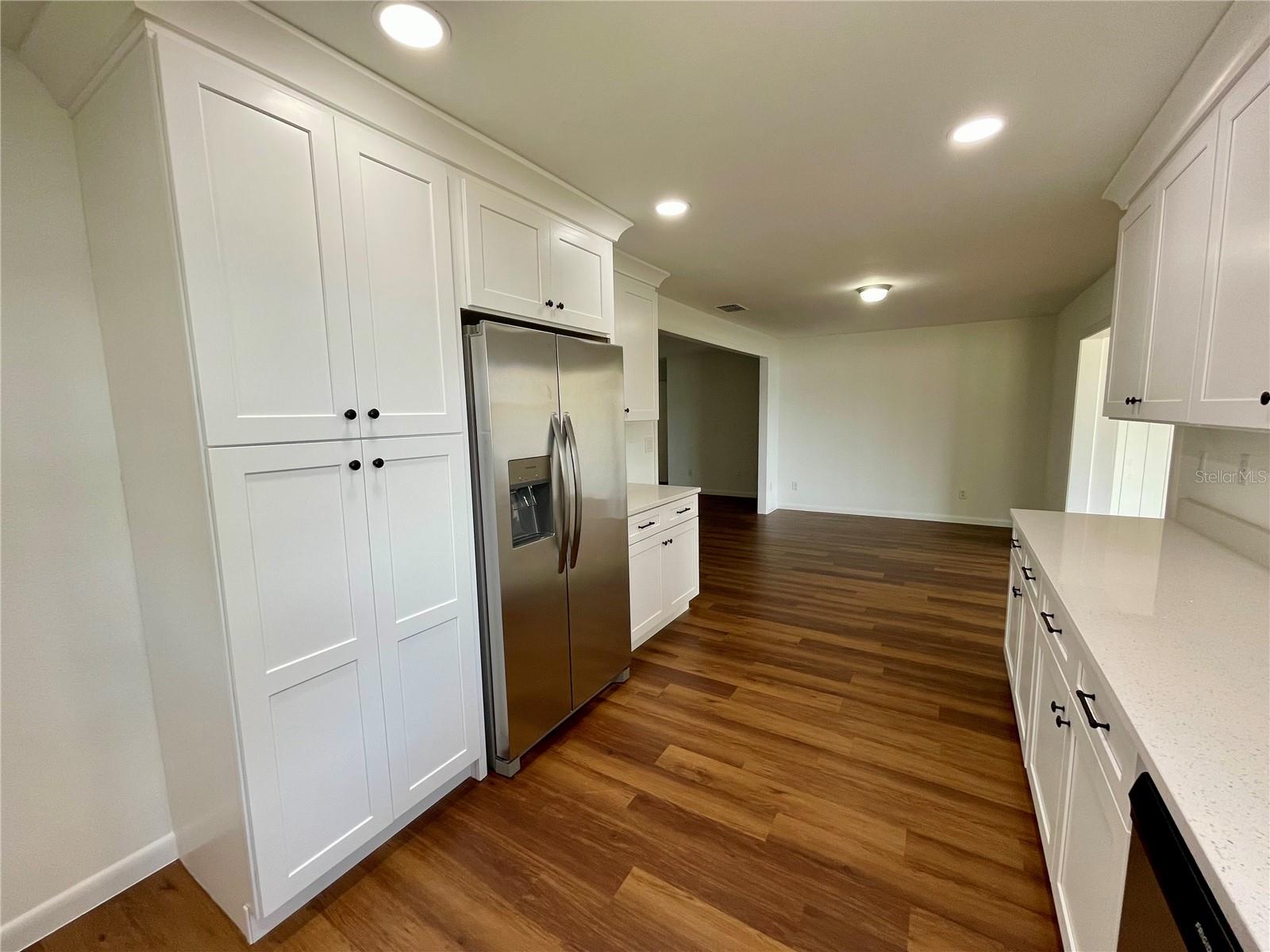 DICKSON SHORES - Residential