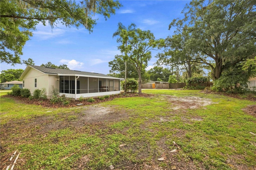 Photo of 3540 Peacock Lane, Mulberry, FL 33860 (MLS # L4964347)