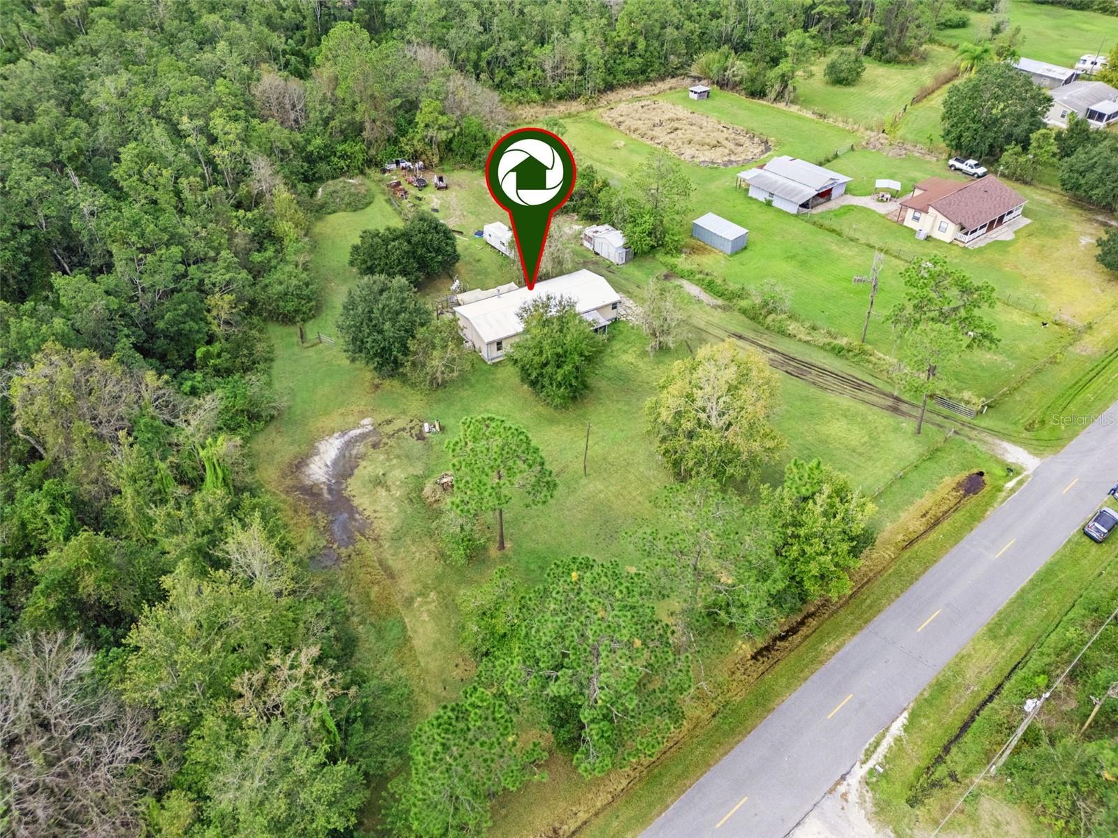 COUNTRY MEADOW - Residential