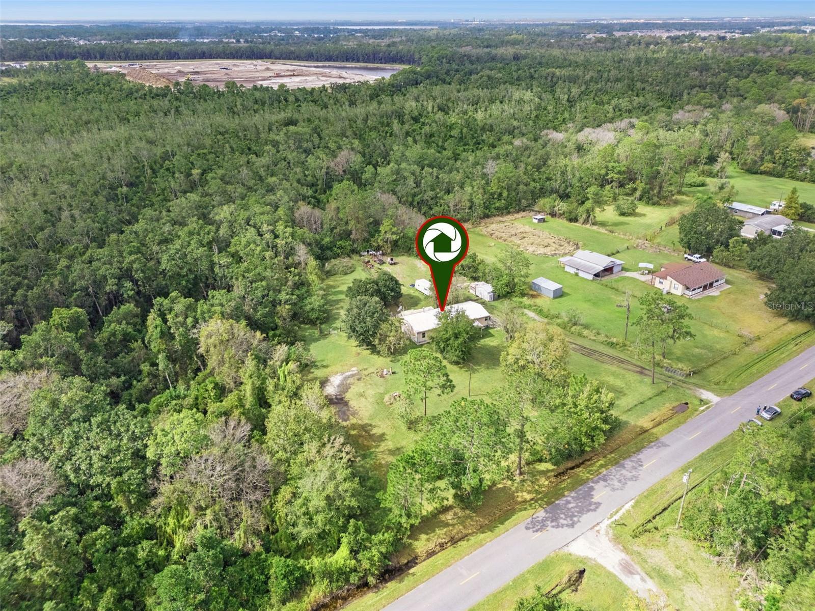 COUNTRY MEADOW - Residential