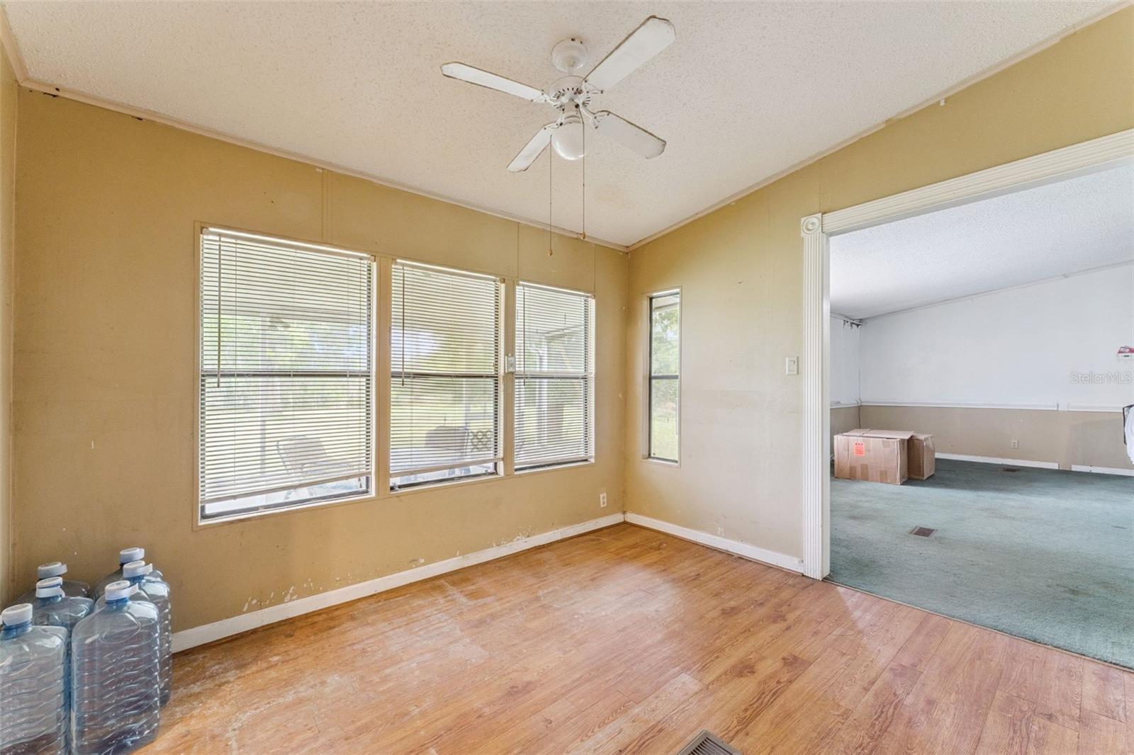 COUNTRY MEADOW - Residential