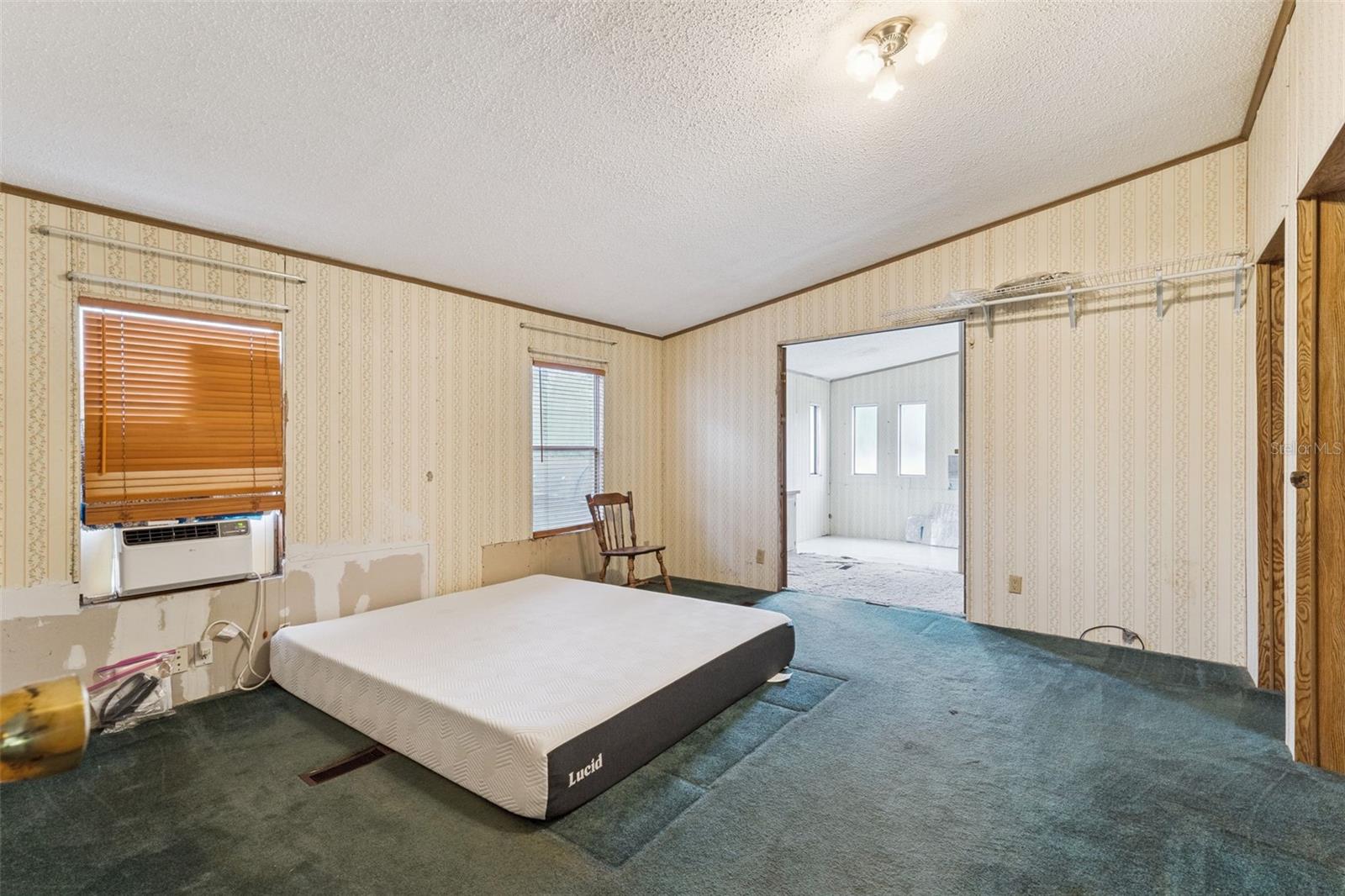 COUNTRY MEADOW - Residential