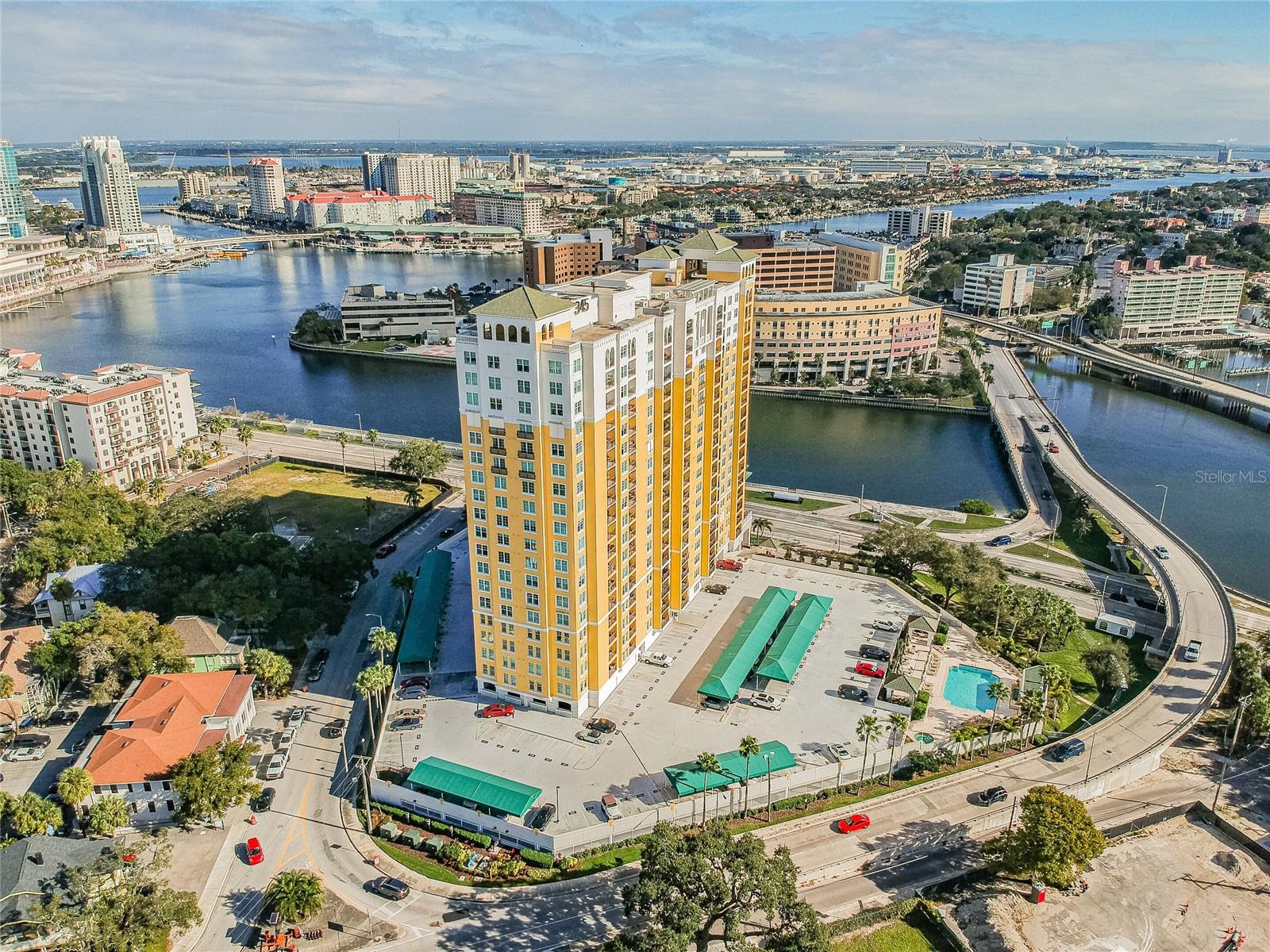 Remodeled Waterfront, Corner Unit with Amazing 9th Floor Views in 345 Bayshore. Travertine and Wood Floors throughout, carpet in bedrooms. Ceiling fans in all rooms, Views of the Downtown Skyline, Channelside, and the Channels leading to Tampa Bay. Building has 2 Gyms, Sauna, Pool, Spa, Guest Suites, Library, Conference Room, Work stations, Clubhouse, 24 Hour Security. Located close to Publix, Bayshore walking trails, The Riverwalk, Water Street, Curtis Hixon Hall, Armature Works, Sparkman Wharf, TGH, MacDill Airforce Base, Downtown Tampa, and tons of Restaurants. Washer & Dryer in Unit. Rent includes: Water, Sewer, Trash, Landscaping, 1 Parking Space. School District: Gorrie, Wilson, Plant.