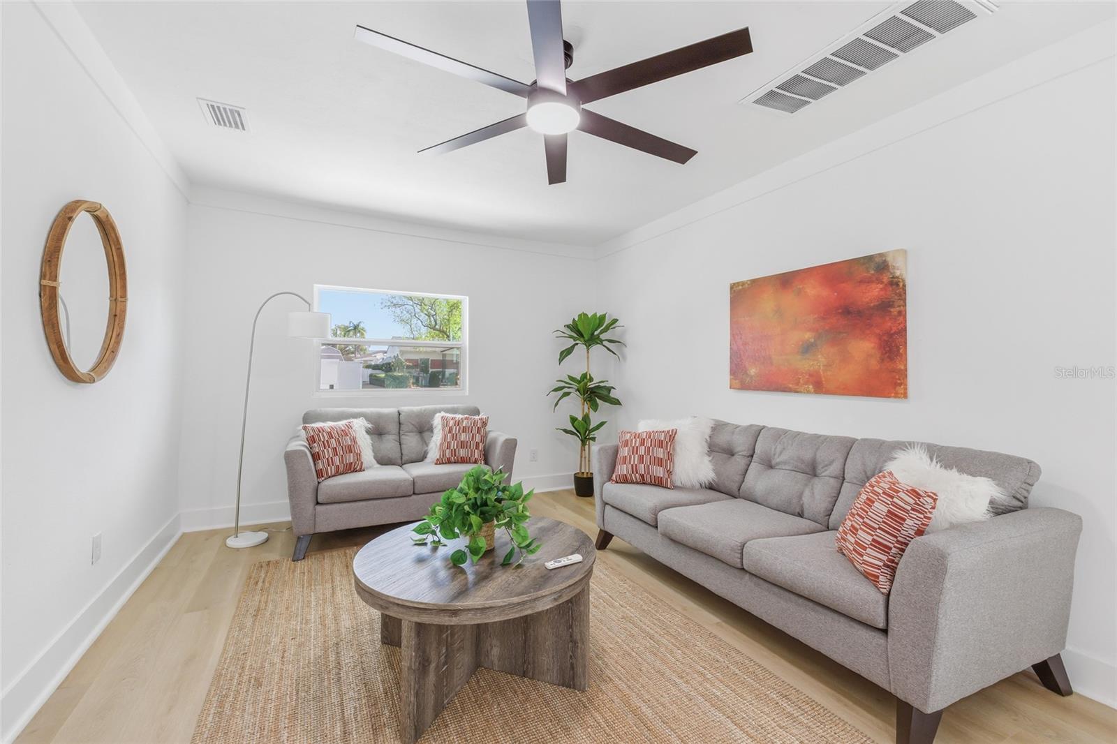 LINCOLN GARDENS - Residential