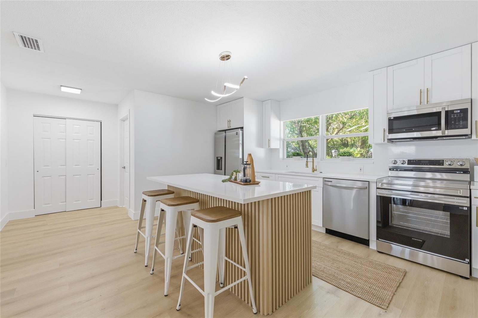 LINCOLN GARDENS - Residential