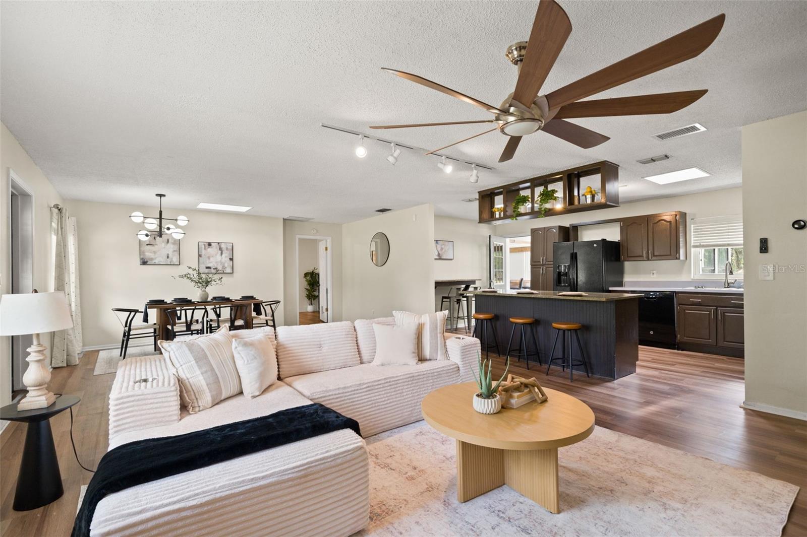 2111 HINSON ROAD