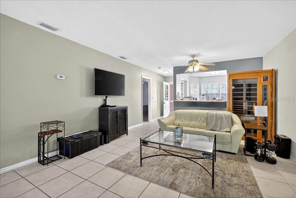 KINGS COLONY - Residential