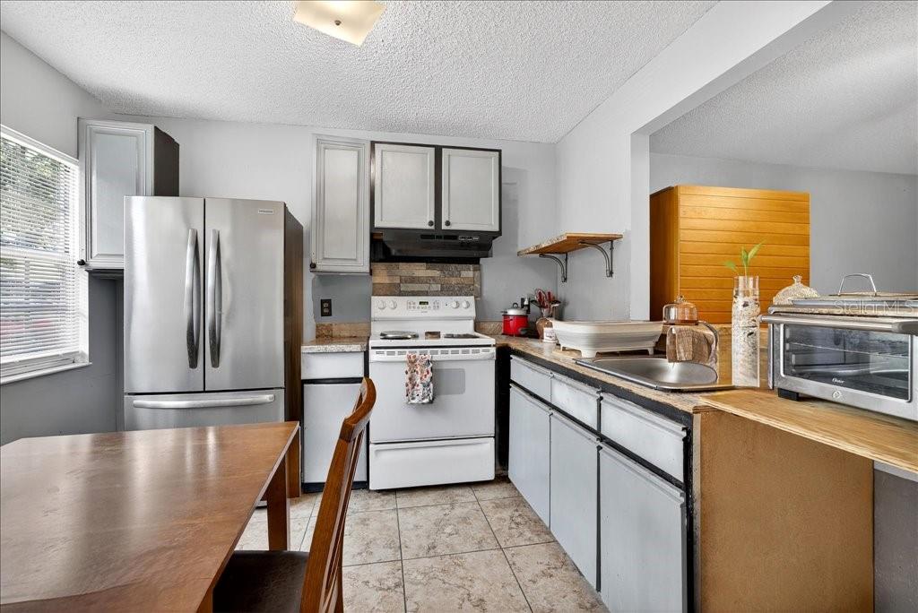 KINGS COLONY - Residential