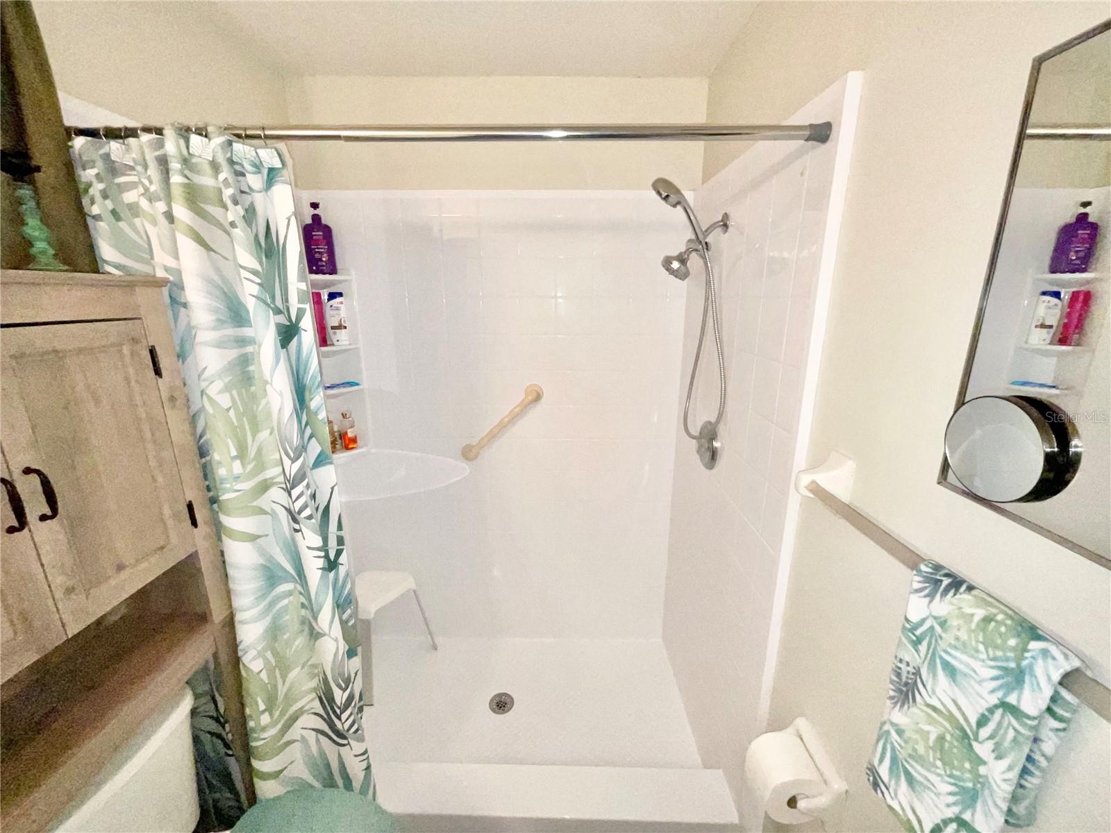 OAKS AT RIVER RIDGE UNIT 4 A - Residential Lease