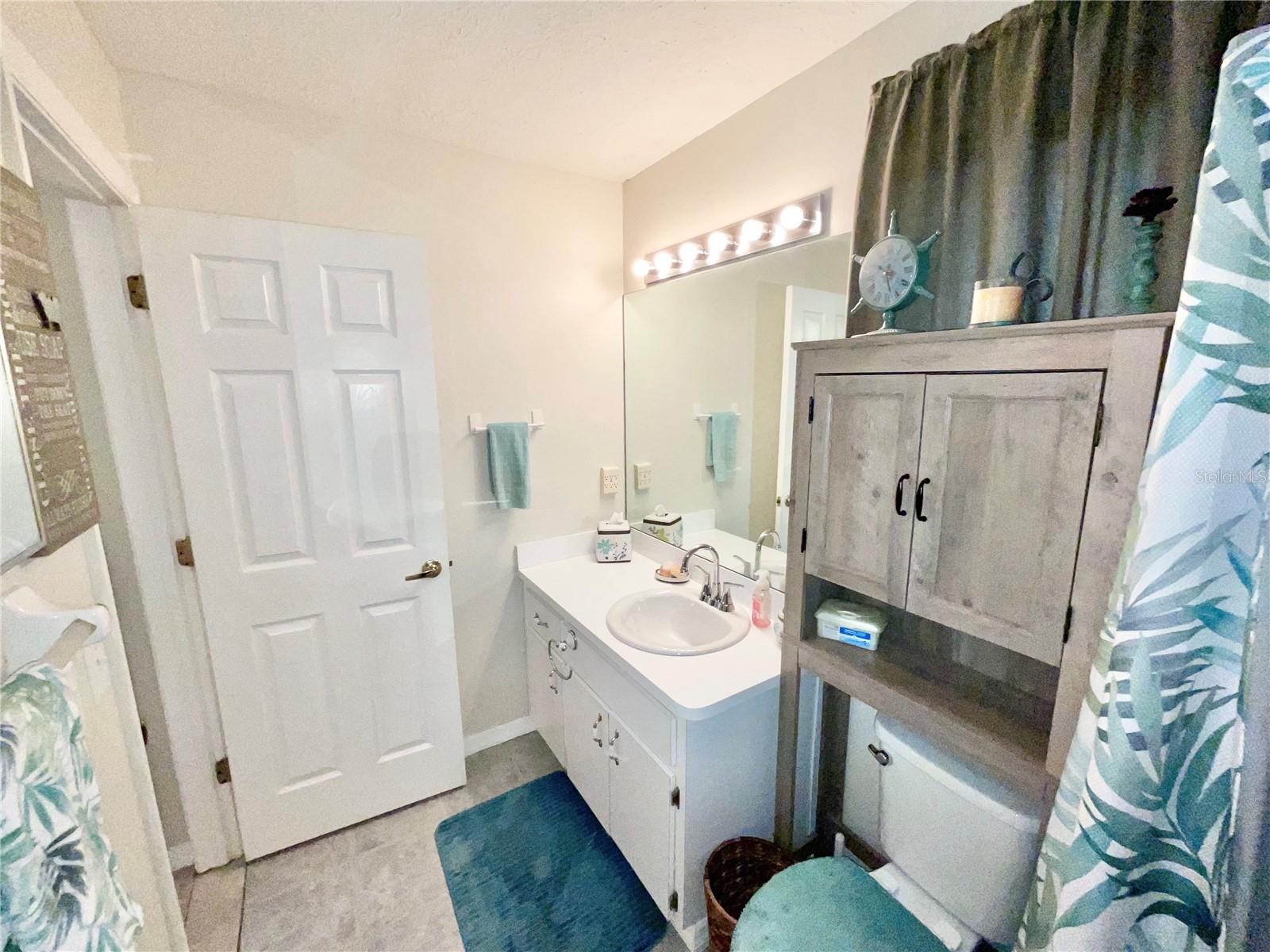 OAKS AT RIVER RIDGE UNIT 4 A - Residential Lease