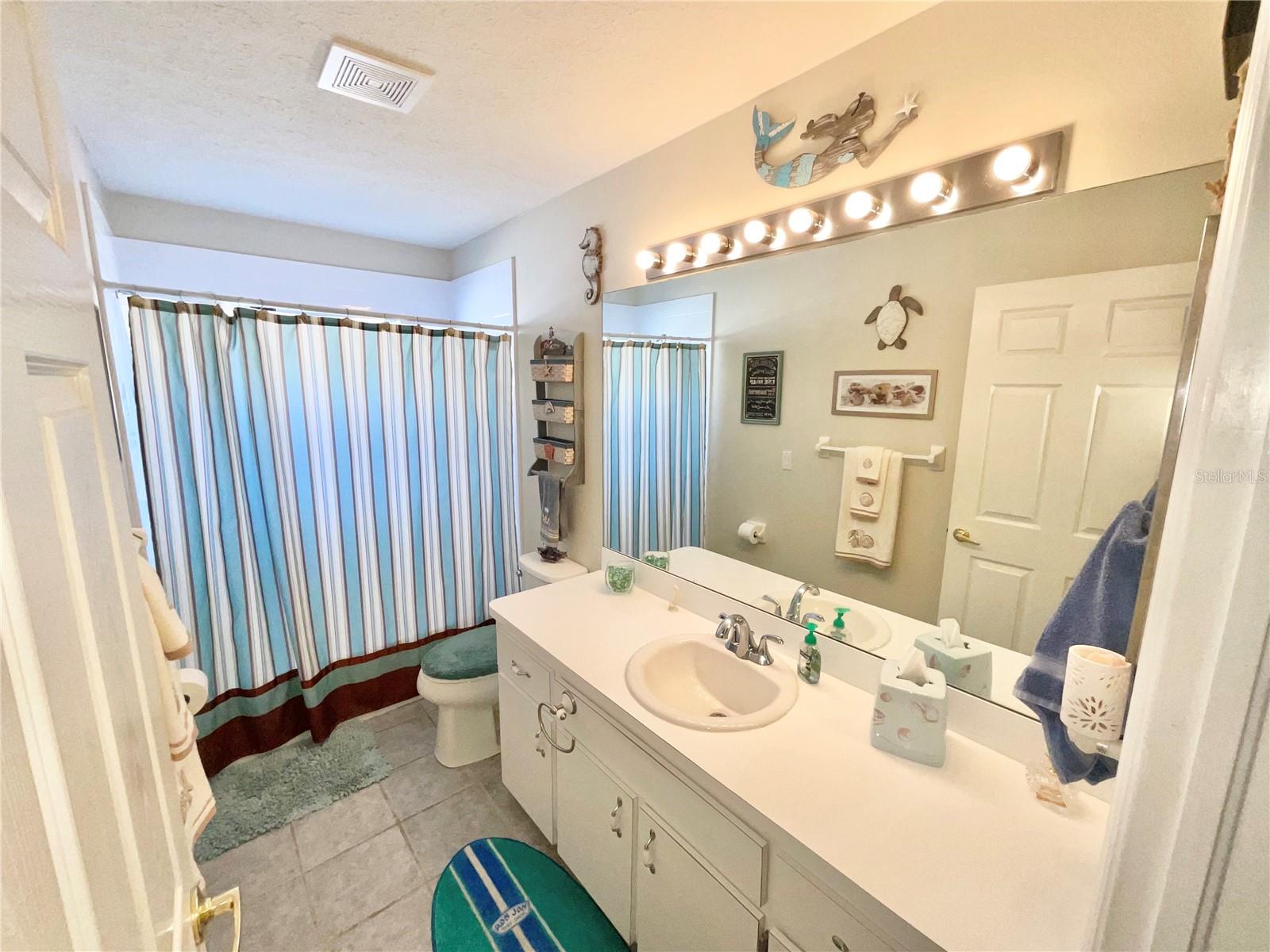 OAKS AT RIVER RIDGE UNIT 4 A - Residential Lease