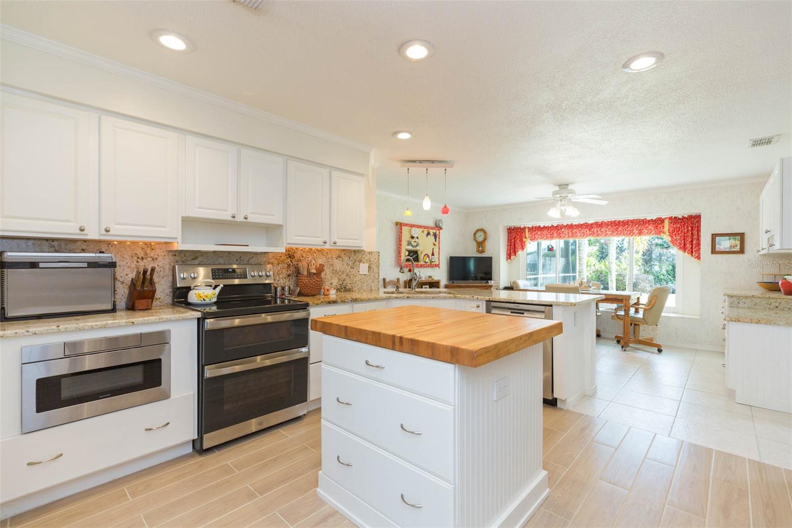 SUN CITY CENTER UNIT 157 - Residential