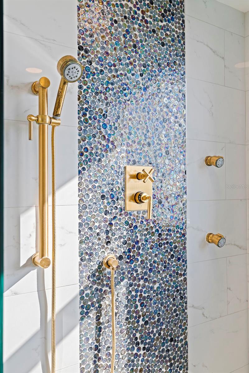 ULTIMAR ONE CONDO - Residential