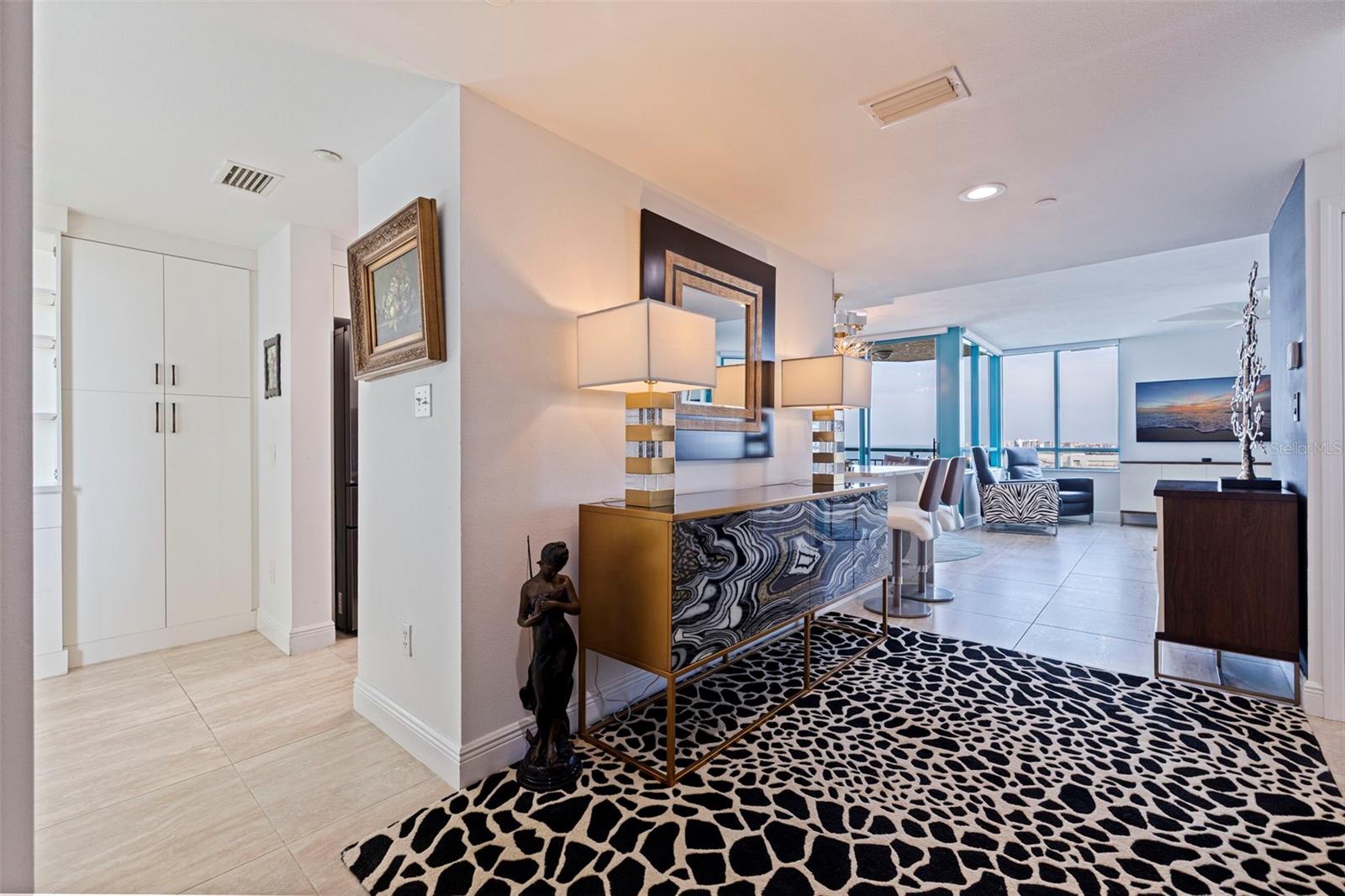 ULTIMAR ONE CONDO - Residential