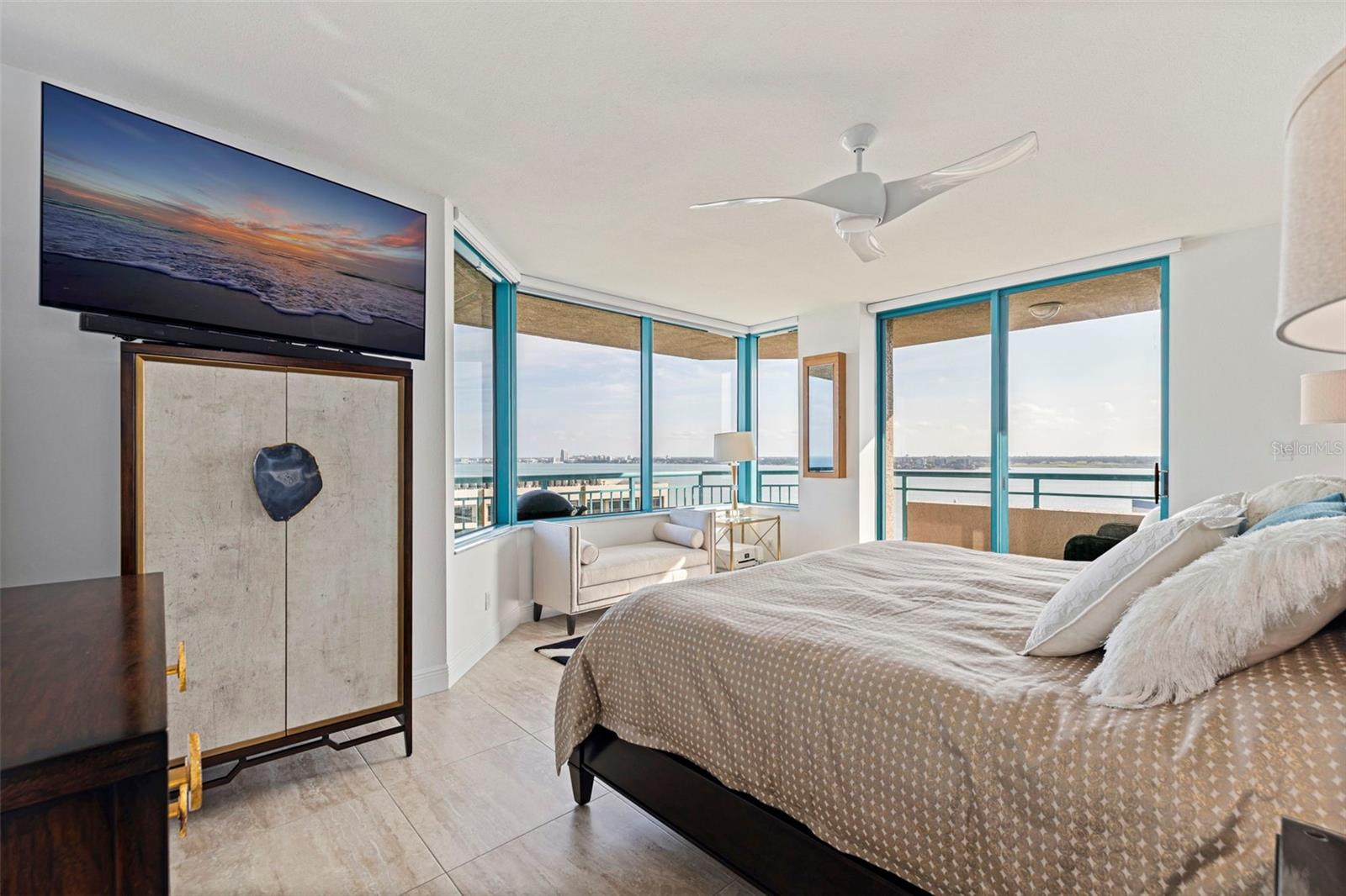 ULTIMAR ONE CONDO - Residential